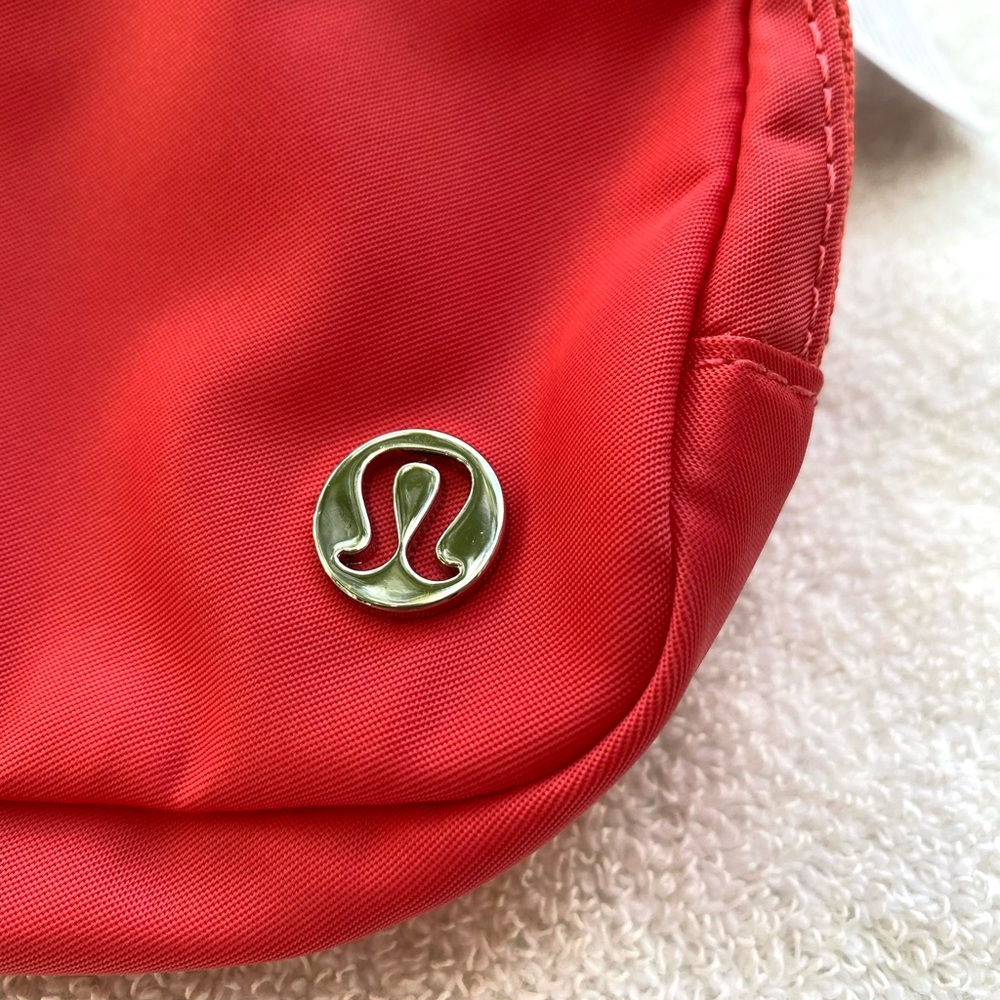 Lululemon Everywhere Belt Bag 🌸🌺👙🦩Pale Raspberry New with Tags attached PLRA - Picture 8 of 10